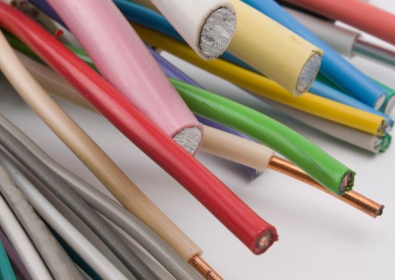 電線電纜在運行的過程中電阻的存在會發(fā)熱.jpg 電線電纜在運行的過程中電阻的存在會發(fā)熱.jpg